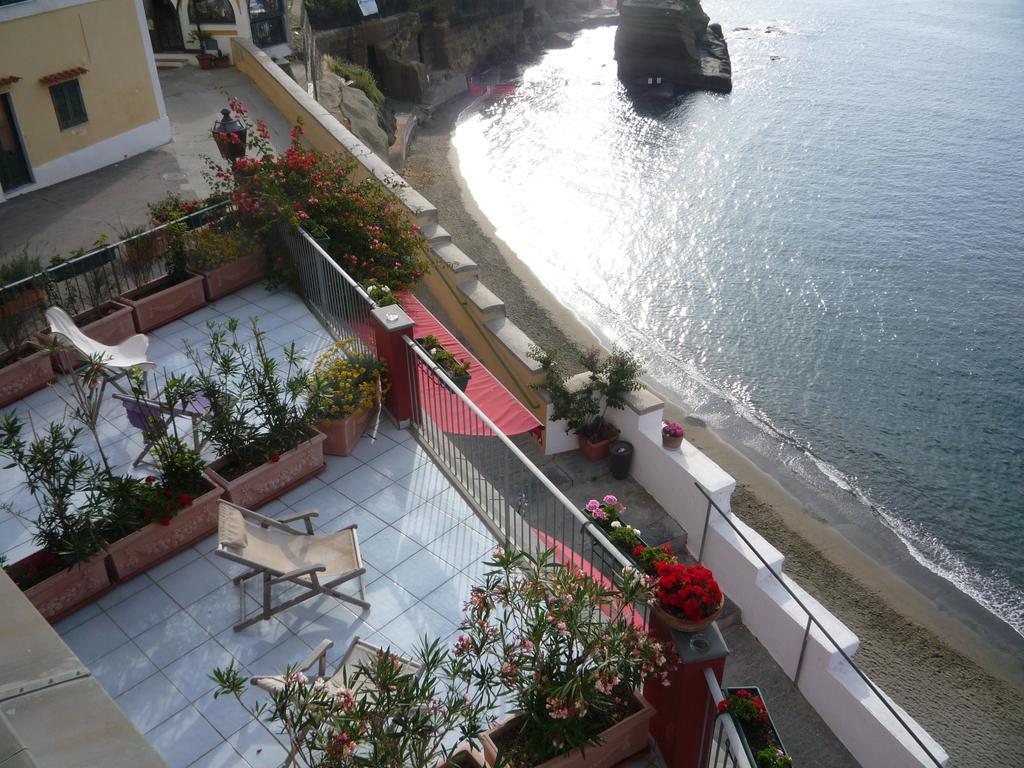 Hotel Villa Iulia Ventotene Buitenkant foto