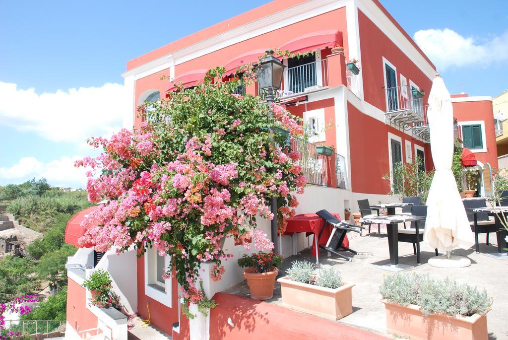 Hotel Villa Iulia Ventotene Buitenkant foto