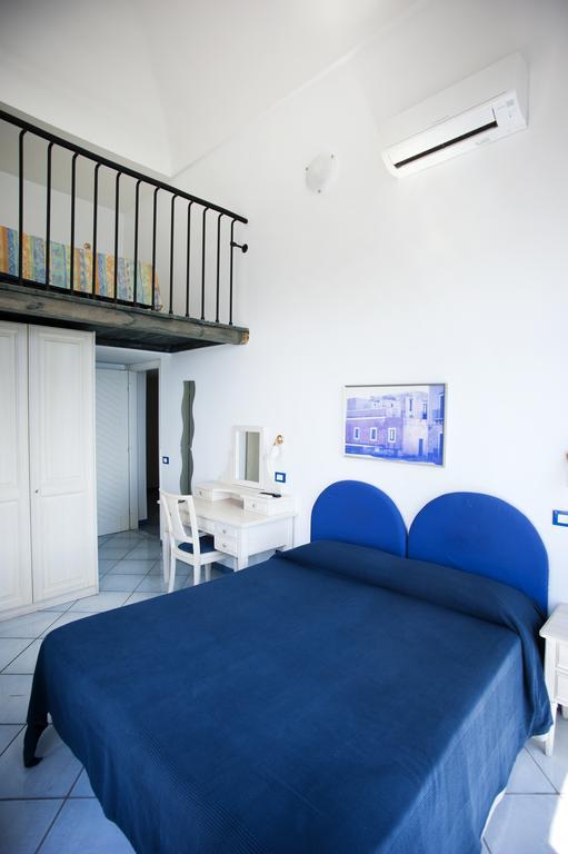 Hotel Villa Iulia Ventotene Buitenkant foto