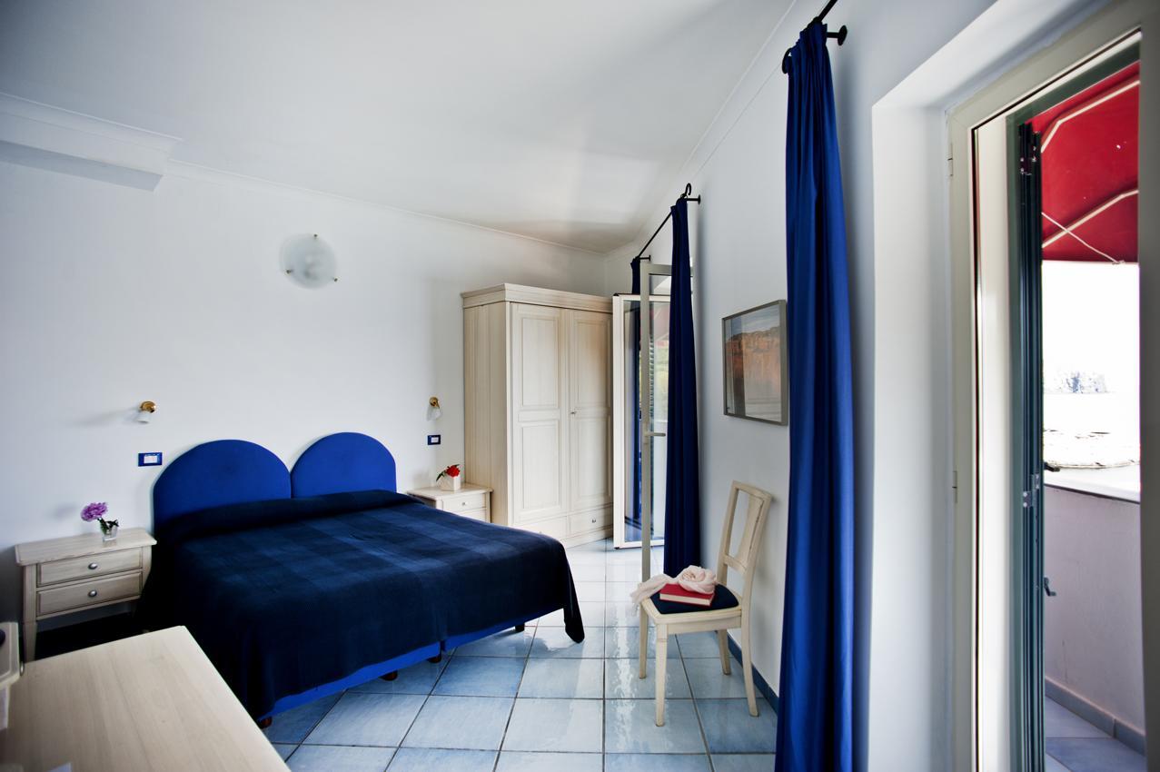 Hotel Villa Iulia Ventotene Buitenkant foto